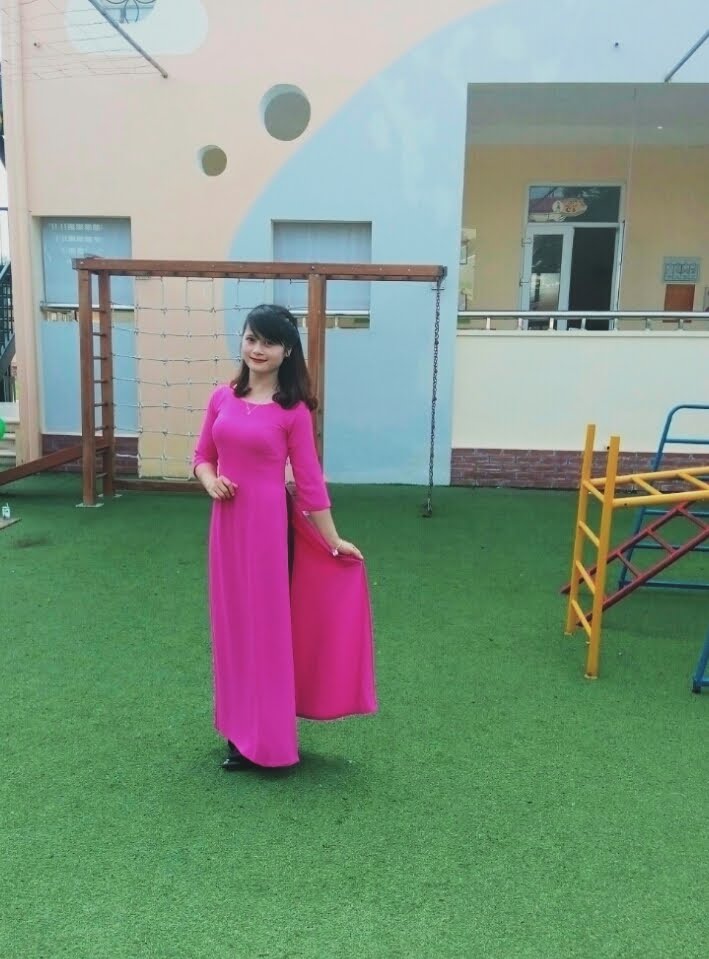 Tạo hình : "Vẽ sản phẩm nghề bé thích"