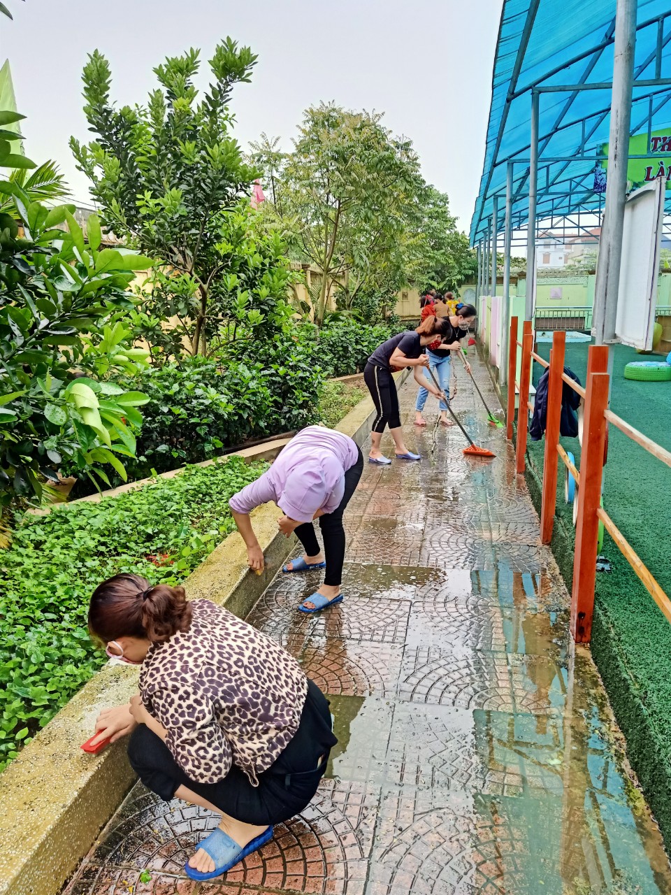 Trường Mầm non Phú Lương II tổng vệ sinh phòng chống dịch Covid- 19
