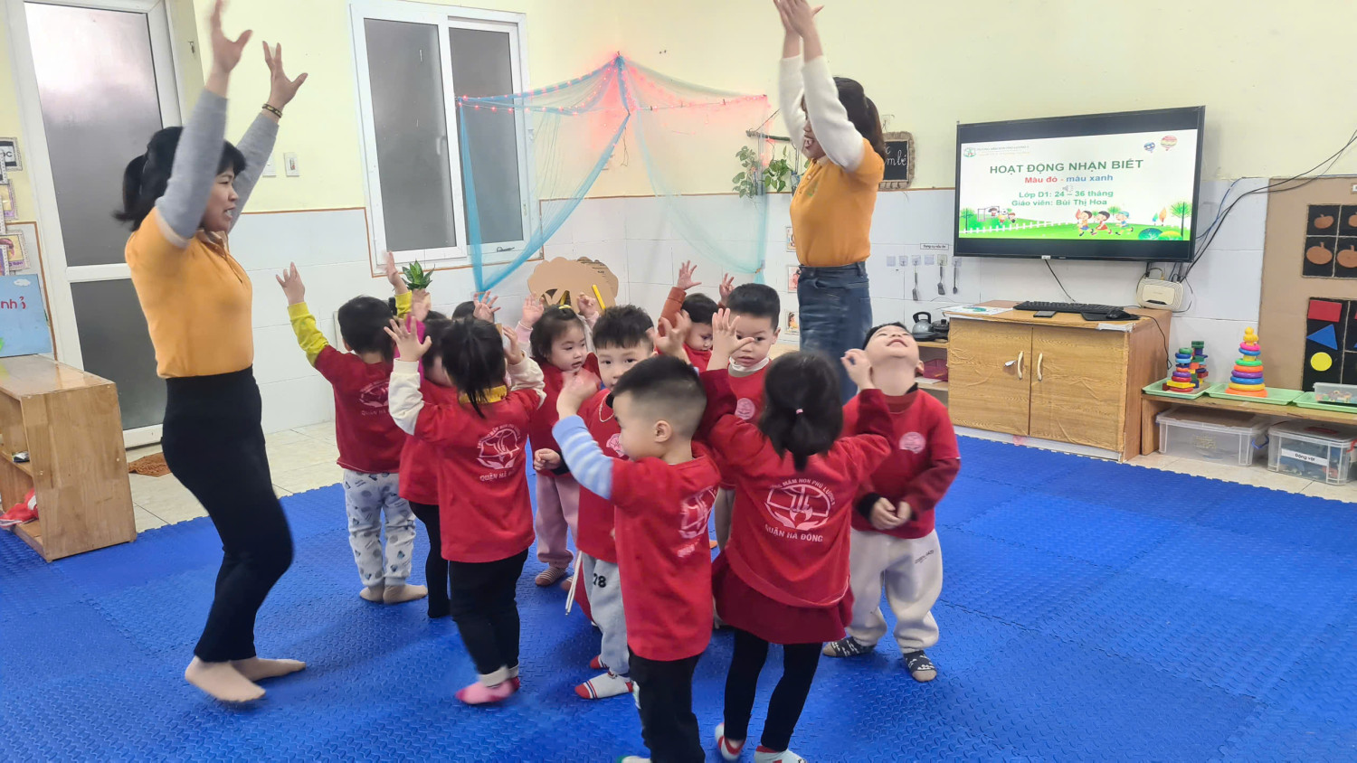 "NHẬN BIẾT PHÂN BIỆT MÀU ĐỎ - MÀU XANH" CỦA CÁC BẠN NHỎ LỚP D1